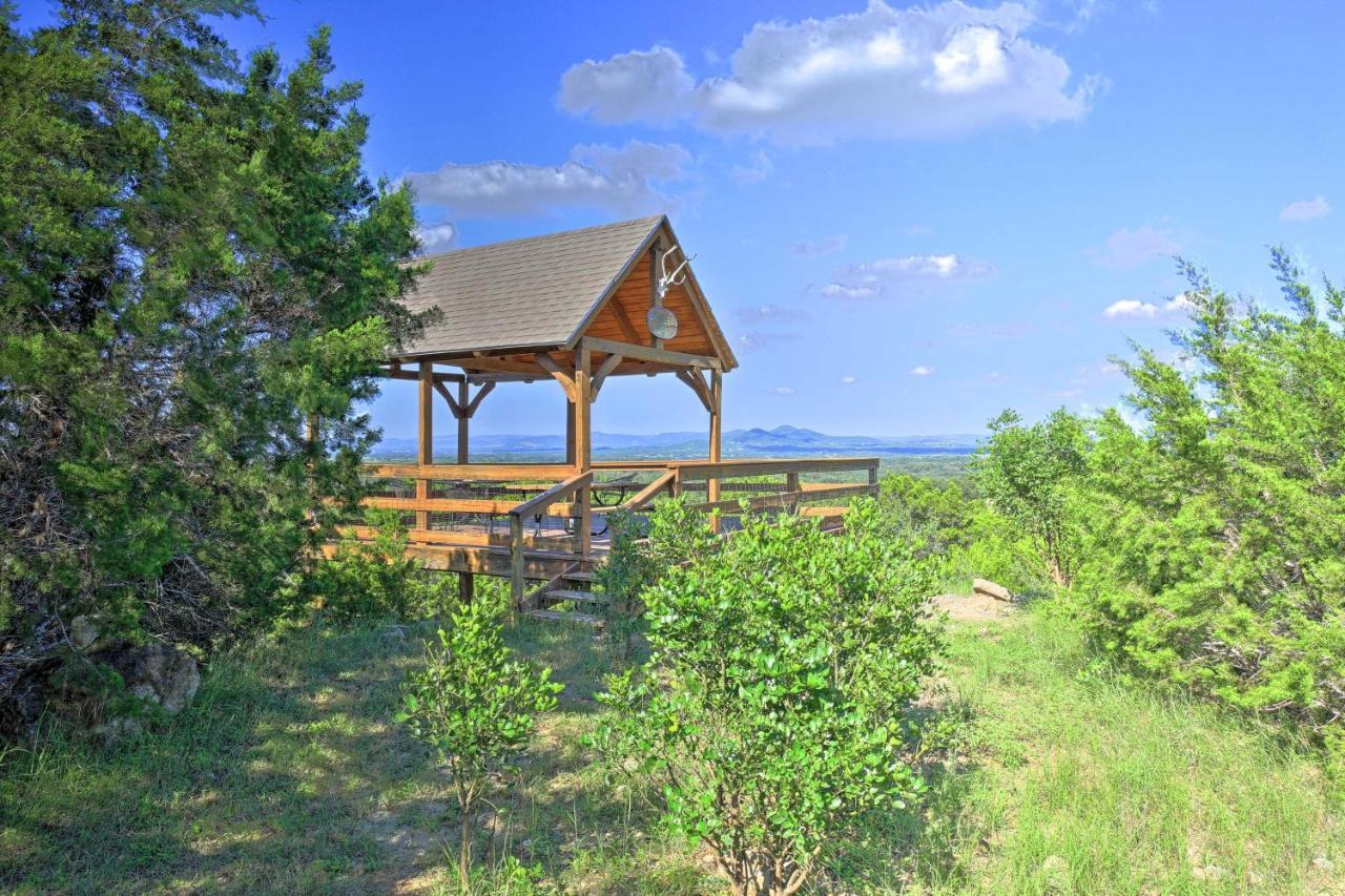 Utopia Family Home With Mountain Viewing Deck! Ngoại thất bức ảnh